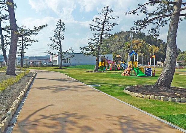 水守中央公園(約750m)