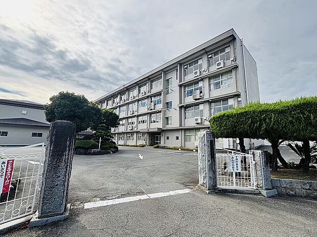 富士宮第四中学校(約2,470m)
