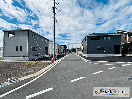 前道路を含む現地外観写真