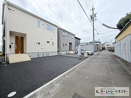 前道路を含む現地外観写真