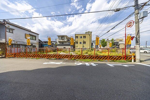 通勤・通学に便利な2WAYアクセス!
近鉄奈良線「河内小阪」駅徒歩8分
近鉄奈良線「八戸ノ里」駅徒歩約12分
JRおおさか東線「JR河内永和」駅徒歩約18分