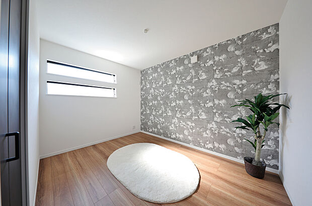 当社施工例(洋室)
落ち着いた色調と洗練されたデザインが調和する洋室。安らぎと上質感が共存し、心地よく過ごせる空間です。