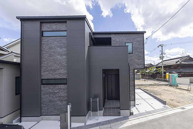 【現地撮影】「荒本」駅からは府内の主要駅へのアクセスが良好で、
天王寺・京橋へは約20分、他の主要駅にも約30分で行くことができます。