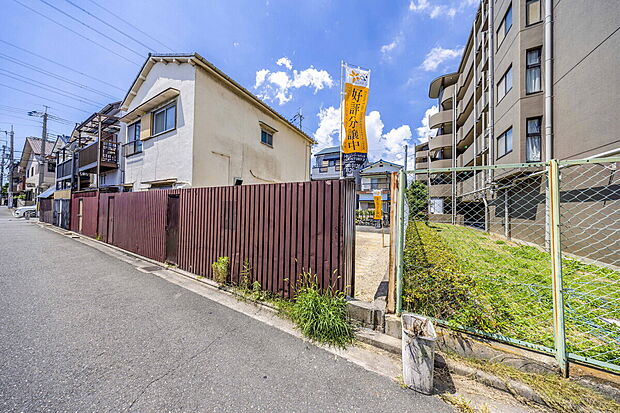 【現地撮影】公園や小中学校も近くにあり、心地よさ・安心感が育まれる子育て世帯に優しい住環境です。