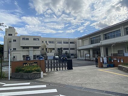 長岡第八小学校 約２１０m(徒歩３分)