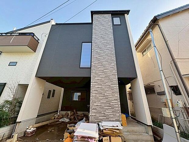 【~3階建て4LDK~】
20帖超えのLDK、豊富な収納、生活を彩る設備など、プラスワンのポイントが詰まった邸宅です♪♪