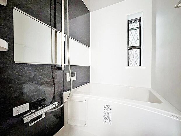 【浴室】【一日の疲れをリフレッシュ♪快適バスルーム♪】
癒しの空間バスルームです。