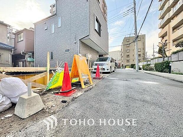 【 前面道路含む現地写真】北側4m 私道