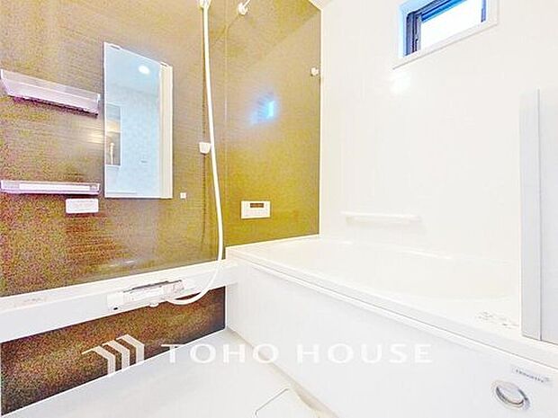 【浴室】【一日の疲れをリフレッシュ♪快適バスルーム♪】
癒しの空間バスルームです。天気に左右されずに洗濯物を乾かせる、浴室乾燥機&オートバス機能付きです。