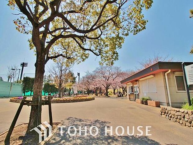 浦安中央公園（約841m）