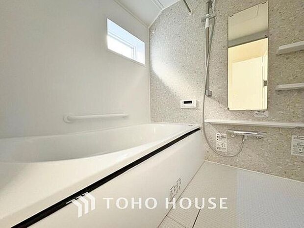 【一日の疲れをリフレッシュ♪快適バスルーム♪】癒しの空間バスルームです。天気に左右されずに洗濯物を乾かせる、浴室乾燥機＆オートバス機能付きです。