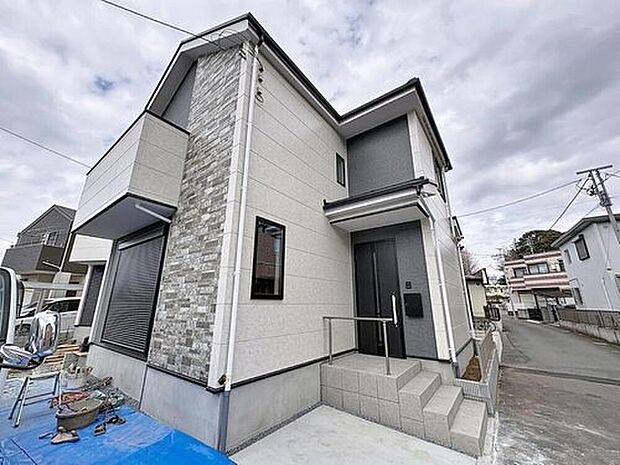 【現地外観写真】20帖超えのLDK、豊富な収納、生活を彩る設備など、プラスワンのポイントが詰まった邸宅です♪♪