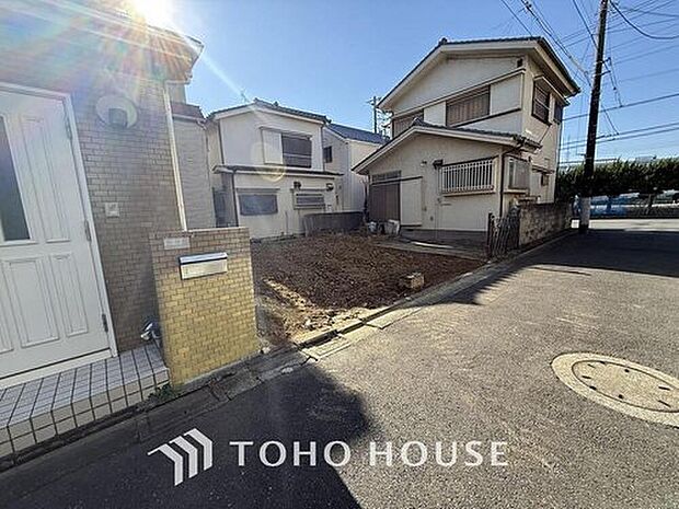 【前面道路含む現地写真】住まい探しは街探し。みんなが街探しのポイントにしているのは何? 第1位は過半数が支持した納得の 『交通の利便性』。続いて3割以上の人が『住環境』と『公園、緑地の充実』です。