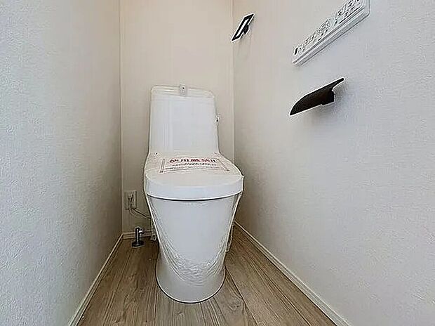 【トイレ】「ウォシュレット機能付き」優れた節水効果や汚れが付きにくい便座など、ほしかった機能が揃ったウォシュレット一体型トイレです。
