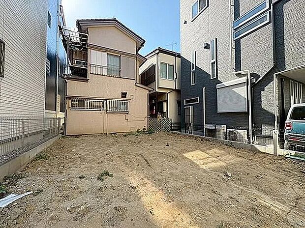 【現地外観写真】未完成物件の楽しみ～マイホームが育っていく姿を、特等席で眺める体験ができます♪