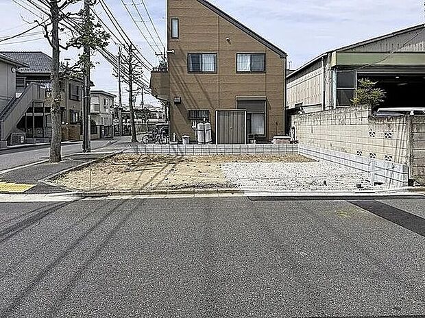 【現地外観写真】小学校まで徒歩5分、コンビニ徒歩3分と周辺環境も充実したエリアです♪