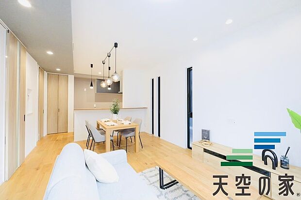 【リビング】綺麗な新居で新生活を送ってみませんか？