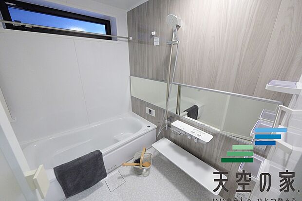 【施工例【内観】】【同仕様】一日の疲れを追い焚き付きのお風呂で癒してください。