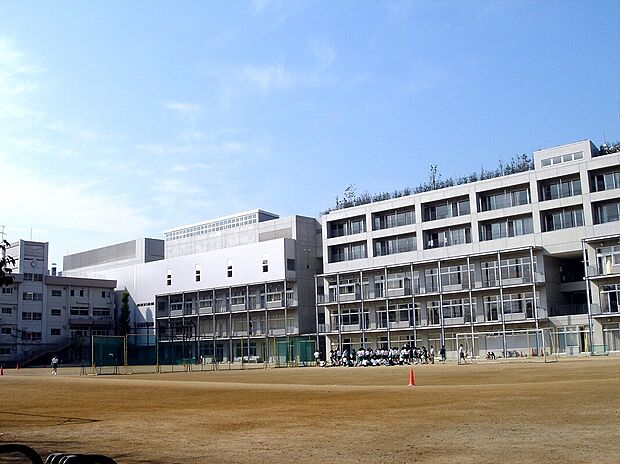 第七中学校（約200m）