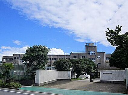八千代市立新木戸小学校 700ｍ