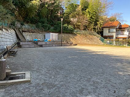 飯山満さざんか公園 450ｍ