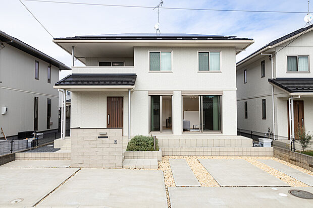 家計にやさしい太陽光発電システム3.924kW搭載。
（B棟／2025年10月撮影）