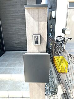 門柱、ポスト、インターホン