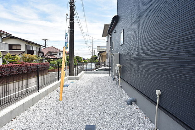 【北東側 敷地】敷地面積283平方mのゆとりがあります!