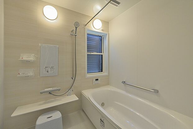 【室内(2025年5月)撮影 浴室】お湯の温度を一定に保つ機能で、最後のひとときまでリラックス。