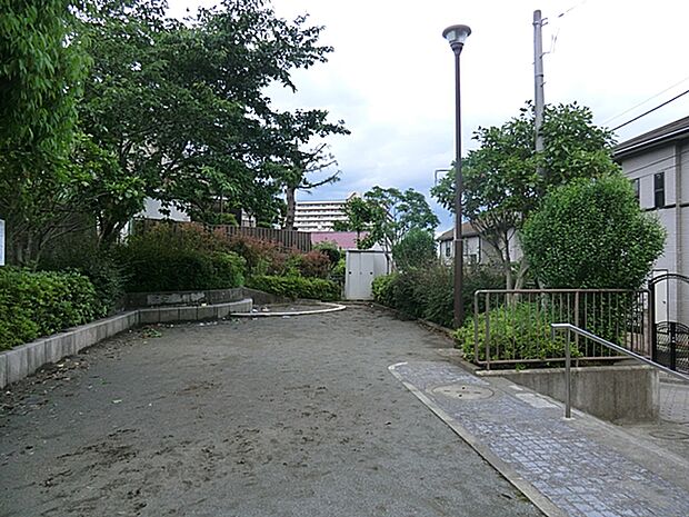 二俣川大藪公園（約230m）