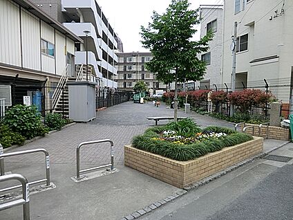 本牧町二丁目公園 200m(-)