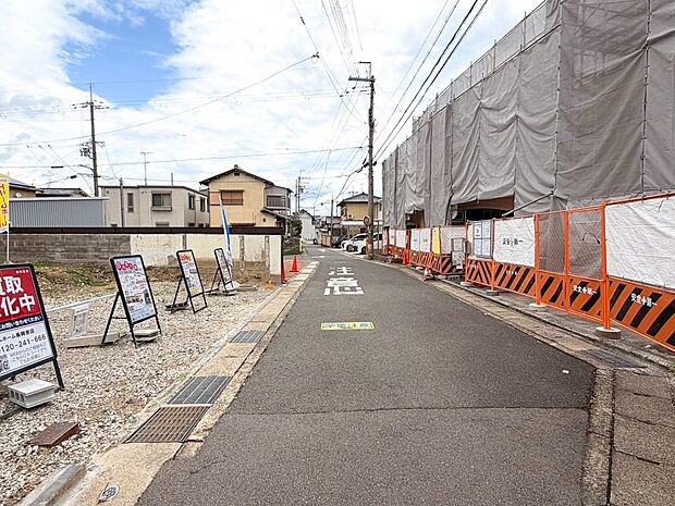 【【現地写真】】【ドリームホーム長岡京店でお待ちしております!】
お車での送迎も行っております!「駅やご自宅までお迎え」・「現地で待ち合わせ」・「お店から一緒に」などなど、
お客様のご都合に合わせて対応いたします!