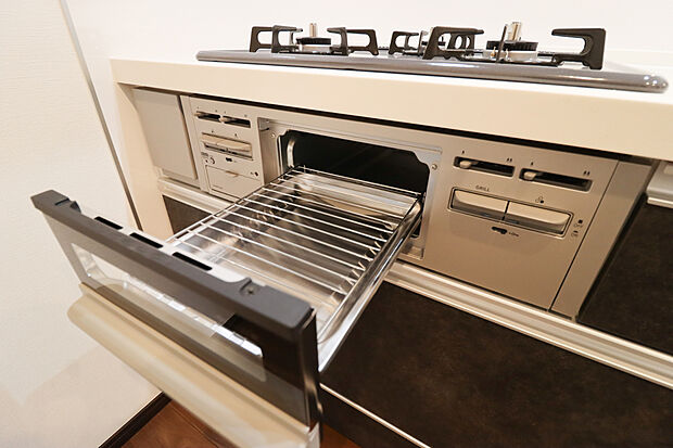 【グリル】フライパンで焼くことの多い肉料理を代わりにグリルを使えば、油をひく必要もなく、余分な脂も落として焼けるため、
フライパンを使った時よりも多く油脂分をカットできます!