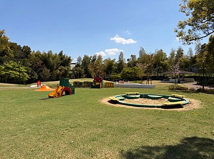 長岡公園 約1137ｍ(徒歩15分)