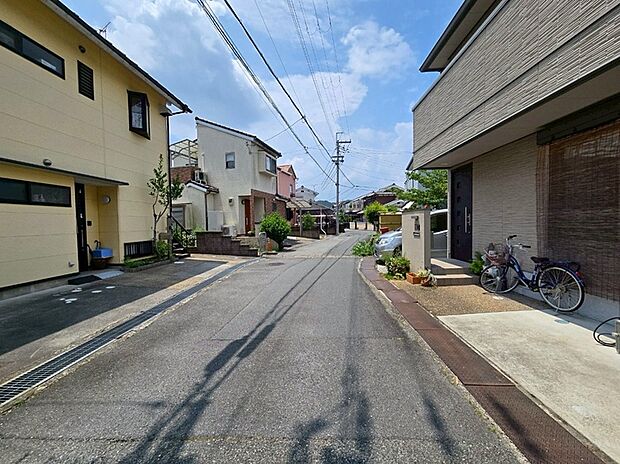 【お家のことならなんでもお問い合わせくださいませ!】
住宅ローンのご相談も承ります!お車での送迎も行っておりますので、お気軽にお問い合わせくださいませ!(写真撮影:R7.7)