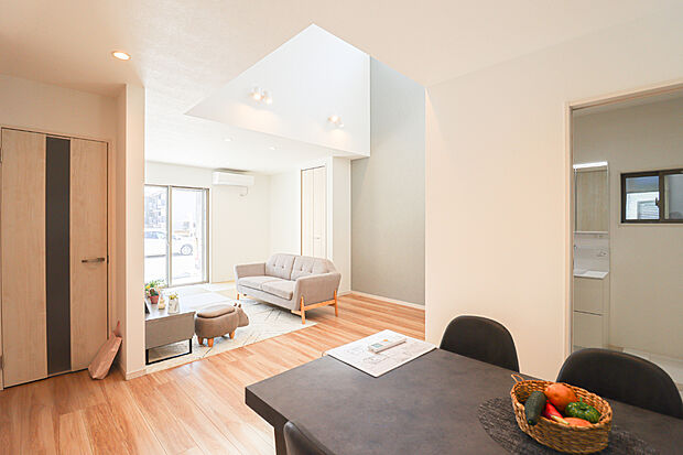 インテリアスタイルは“ナチュラルモダン”を採用!(写真撮影:R6.9)