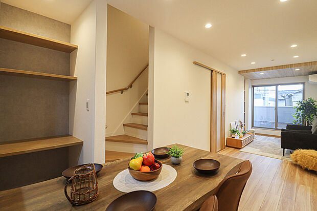 写真だけでは分からない、お家の雰囲気を見に行きませんか?周辺施設のご案内も致します♪
(写真撮影:2025年10月)