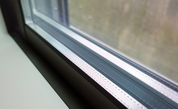 ■断熱性能等級４
夏は涼しく・冬は暖かく快適な暮らしを実現！
外壁・屋根・床下・窓などが高い断熱性能のある家！