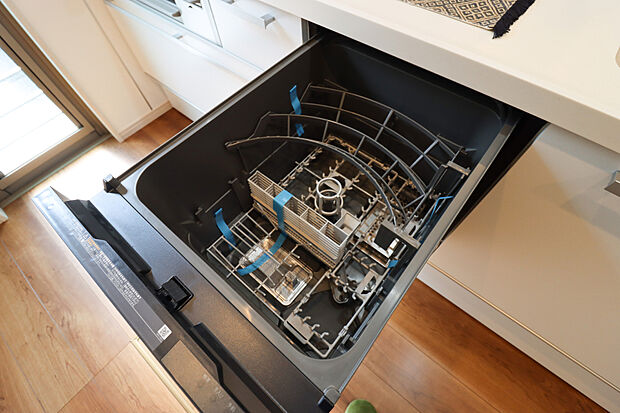 【【食器洗浄乾燥機】】◆後片付けをサポート! 食事後の家族のくつろぎタイムもゆっくりともてます♪
◆朝食準備や送り迎え…と忙しいママも大助かり! 環境にも手肌にも優しい設備です!