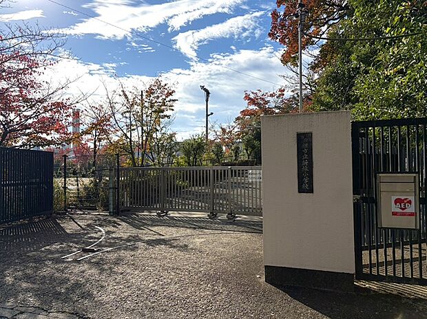 新林小学校（約370m）