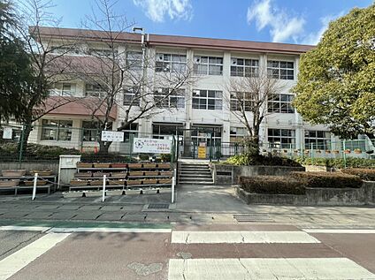 亀岡市立詳徳小学校 約220ｍ(徒歩3分)