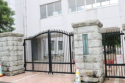 上里小学校 約689m(徒歩9分)