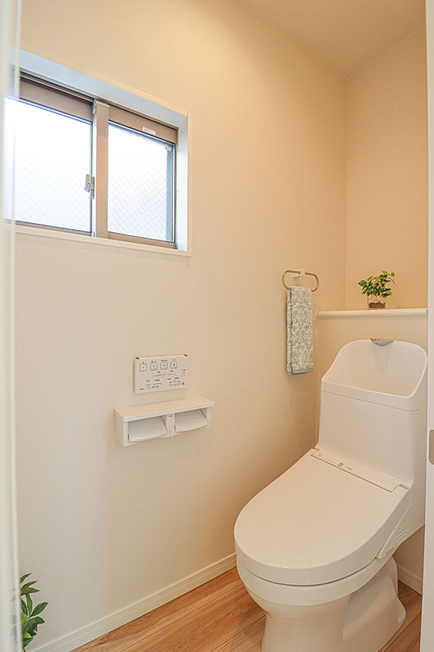 1階と2階にお手洗いがあるため、朝の混雑時も安心！夜中にトイレに行きたくなっても、階段の昇降することがないので嬉しいですね♪