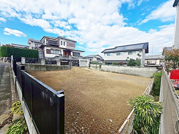 【【現地】】現地・モデルハウスへご案内いたします。本日・翌日のご見学はお電話がスムーズです。「ホームズを見た」とスタッフにお伝えください♪現地(2025年11月)撮影