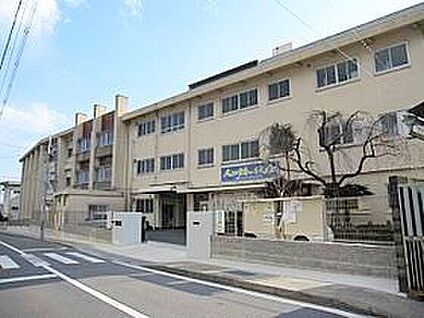 向日市立勝山中学校 約728ｍ