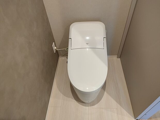 【トイレ】タンクレス・温水洗浄便座