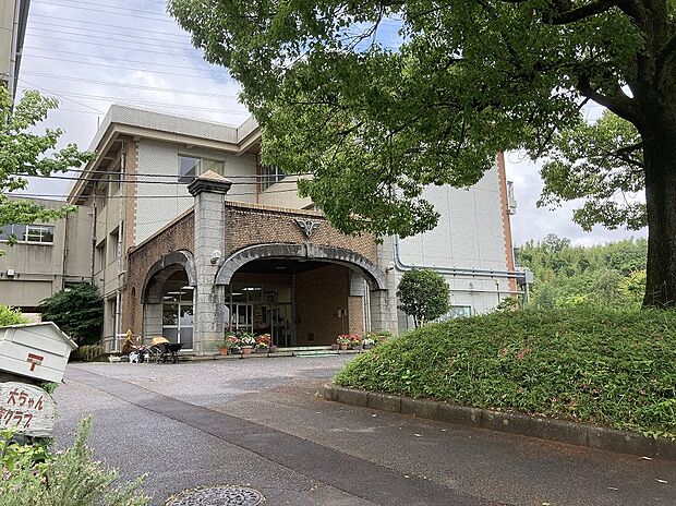 酒々井町立大室台小学校（約960m）