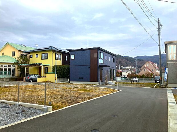 前面道路の様子（2025年12月撮影）