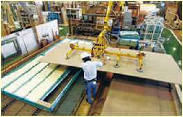 【工場生産】(1)設計どおりの強さ・品質を約束する家づくり。