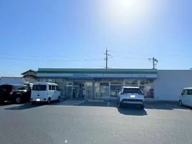 ファミリーマート斐川インター店（約850m）